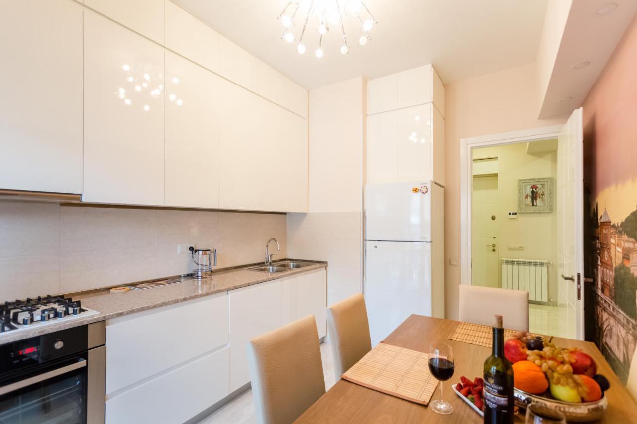 Apartment In The City Centre Ll ティビリシ エクステリア 写真